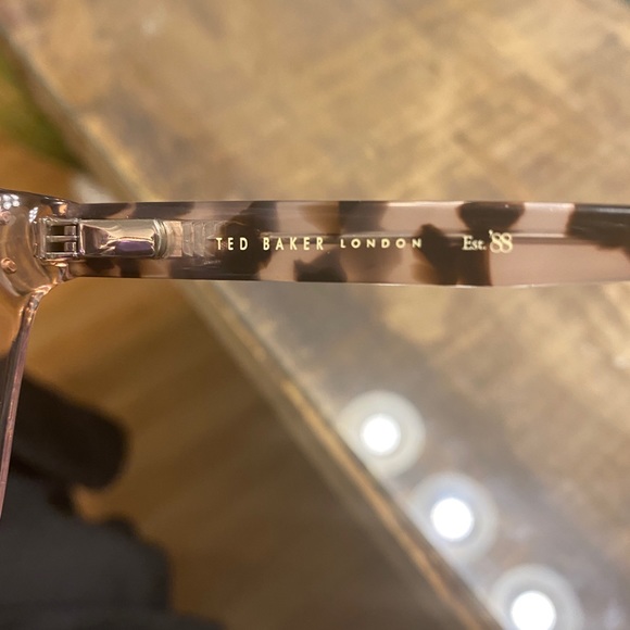 TED BAKER SUNGLASSES - Picture 3 of 5